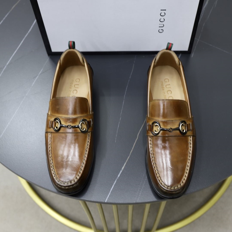 G*u*i leather shoes